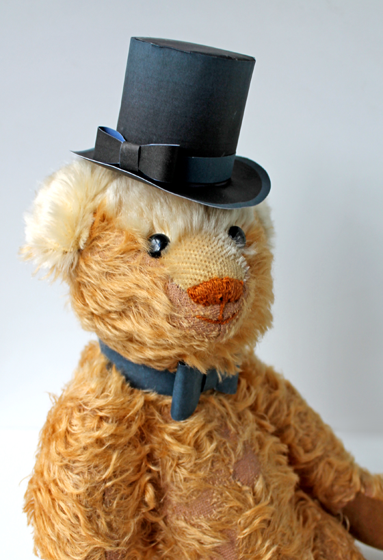 Classic black paper top hat for all parties occasions!