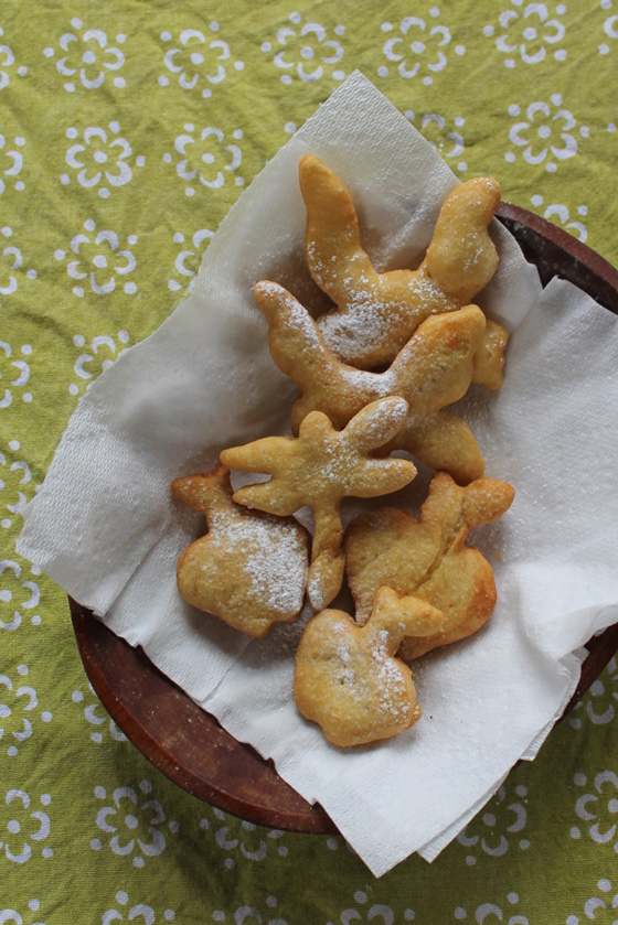 Sopaipillas recipe easy to make for a rainy day snack! Sopaipillas recipe easy to make for a rainy day snack!