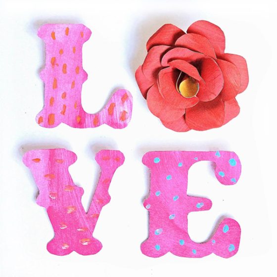 Love text with a red paper rose tutorial and templates for Valentines Day! Love text with a red paper rose tutorial and templates for Valentines Day!