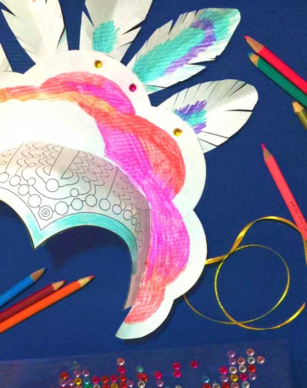 Cómo hacer tu propia corona de carnaval para fiestas